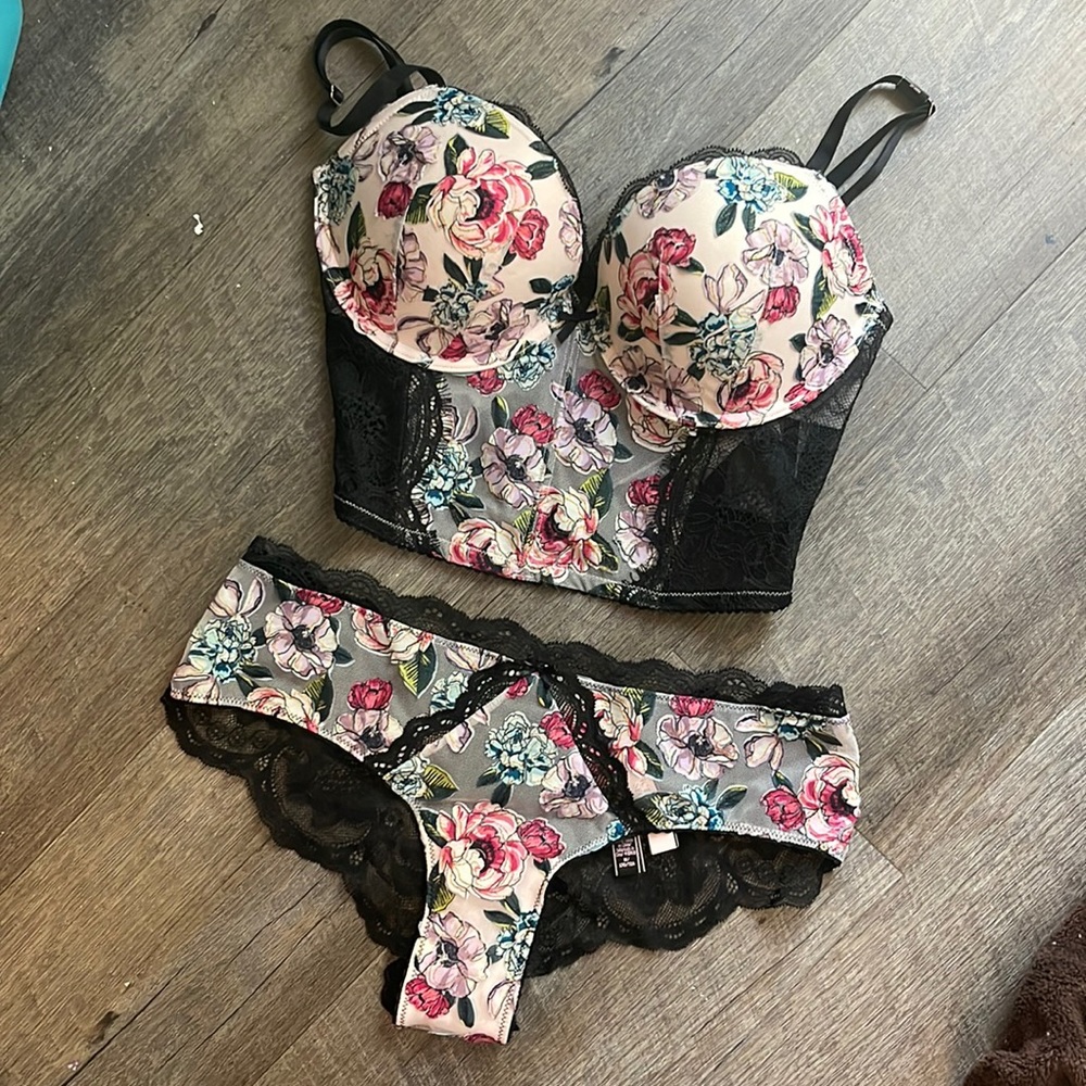NWT VS lingerie Set